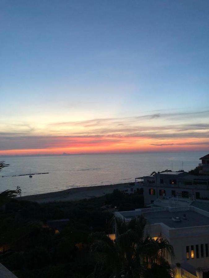 La Terrazza Di Nerone Anzio Exterior foto