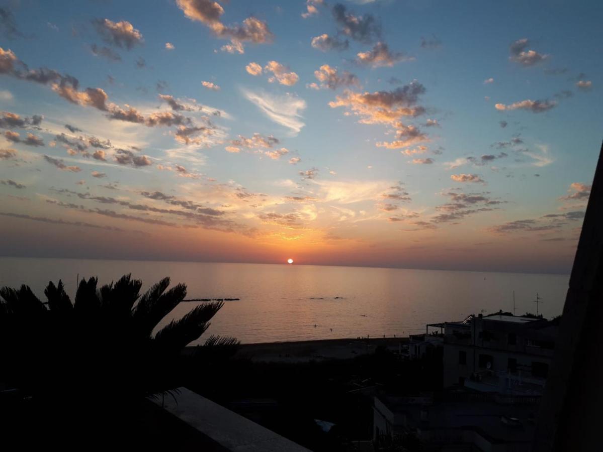 La Terrazza Di Nerone Anzio Exterior foto